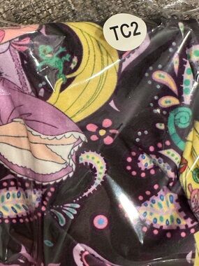 Enchanted Dress Shop Disney Tangled Rapunzel Pascal Capri Leggings TC2 Plus NIP